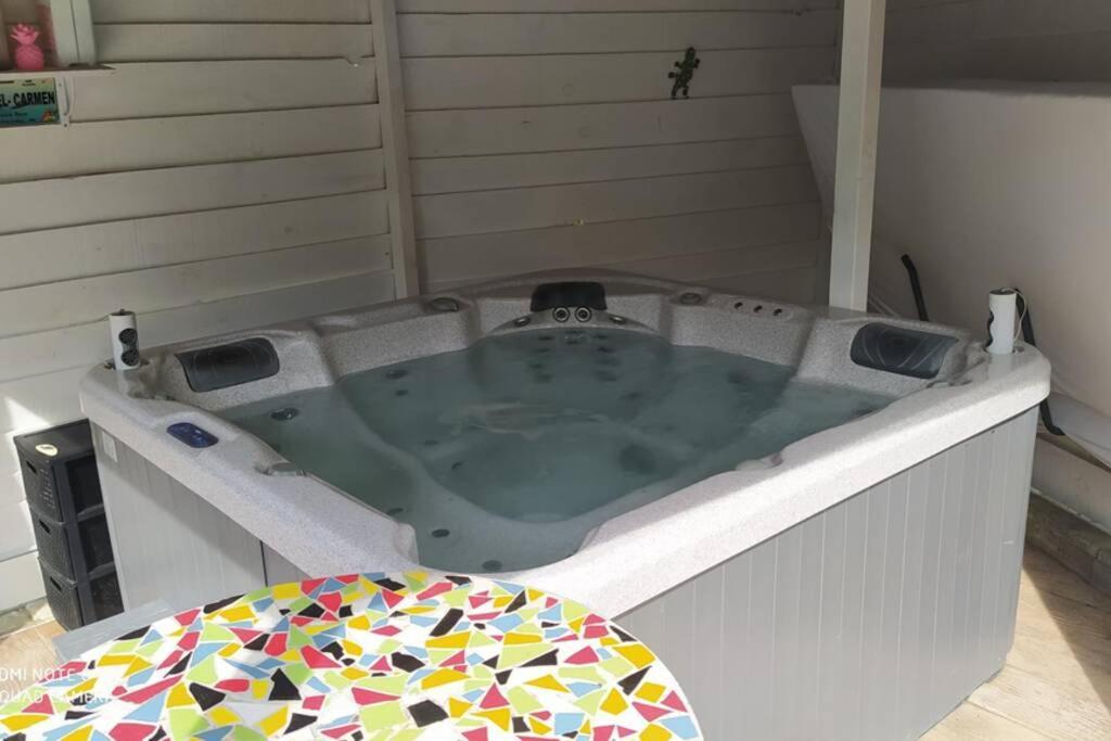 Appartement Tout Confort Au Calme Avec Jacuzzi Mouguerre Exteriér fotografie