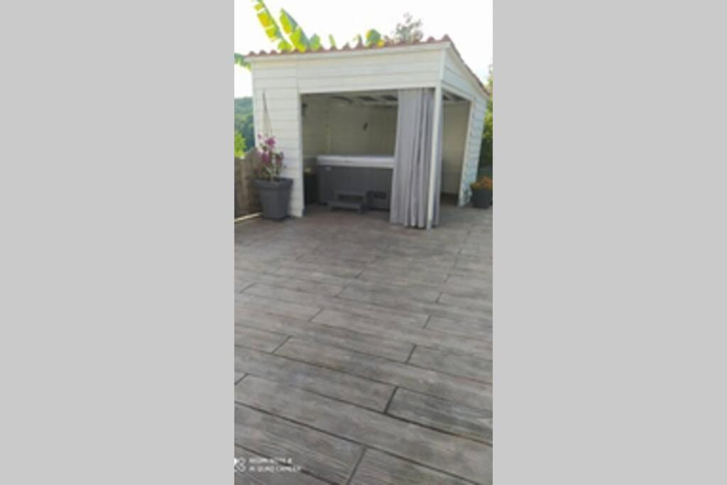 Appartement Tout Confort Au Calme Avec Jacuzzi Mouguerre Exteriér fotografie
